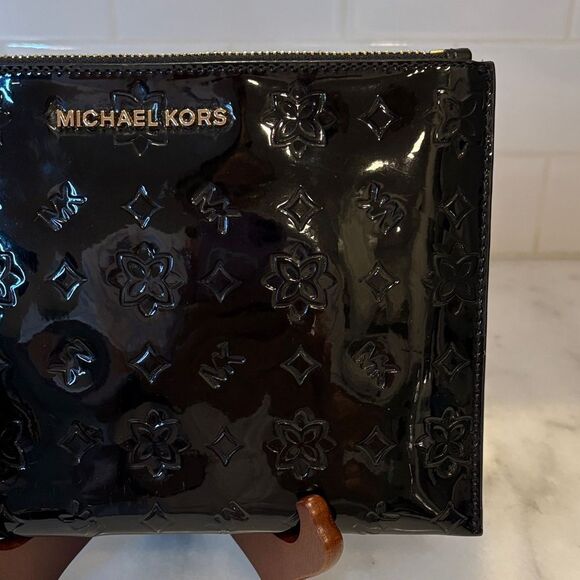 Michael Kors Patent Leather Embossed XL Wristlet Pouch Clutch - Picture 3 of 16